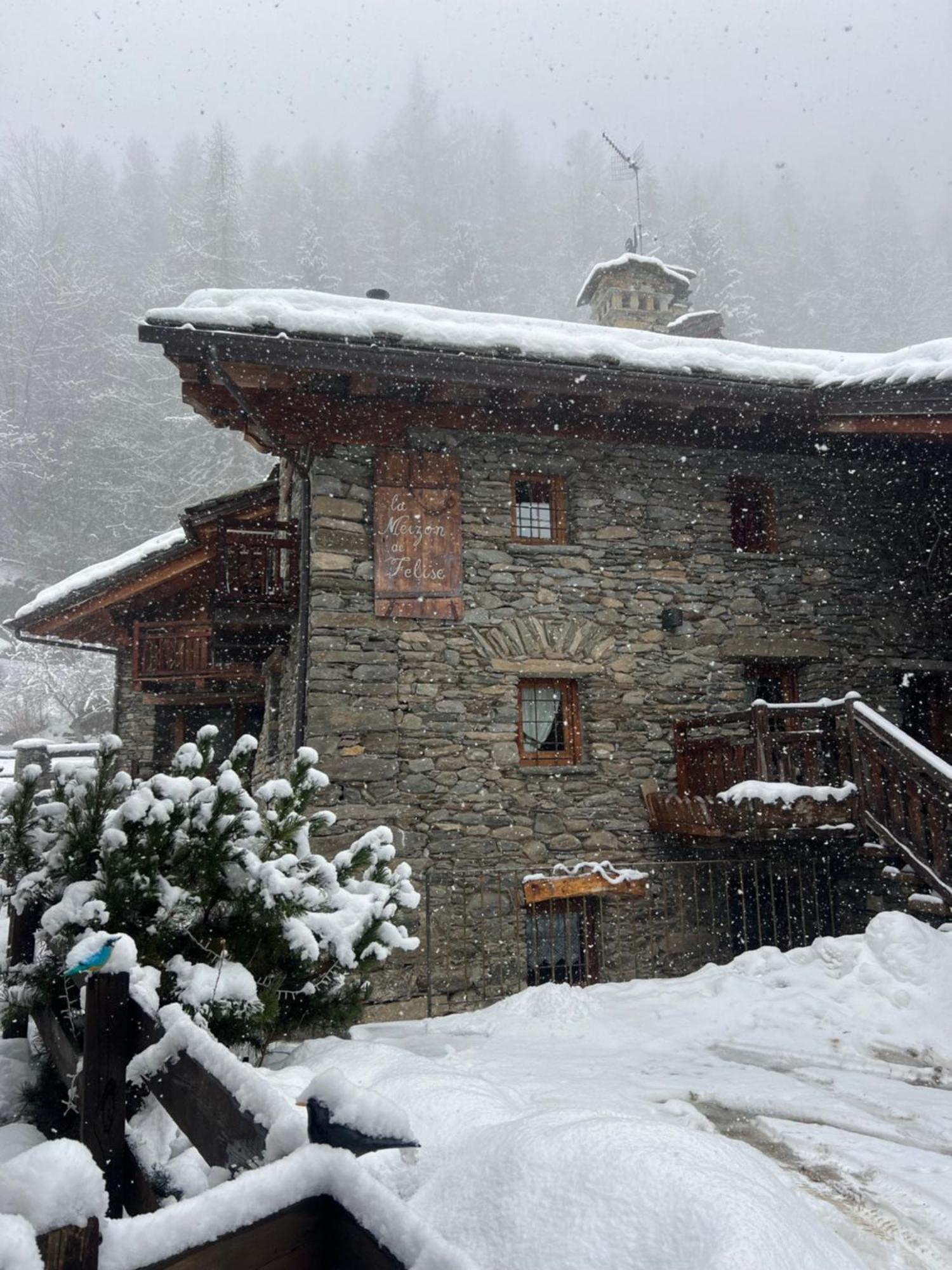 La Meizon De Felise Arvier Buitenkant foto